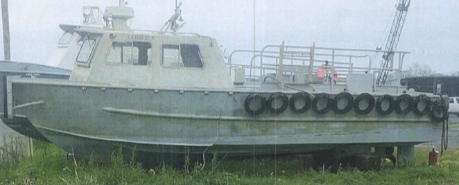 30' x 10' deck boat