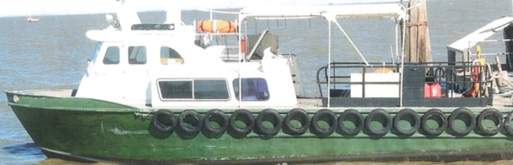 30' x 10' deck boat